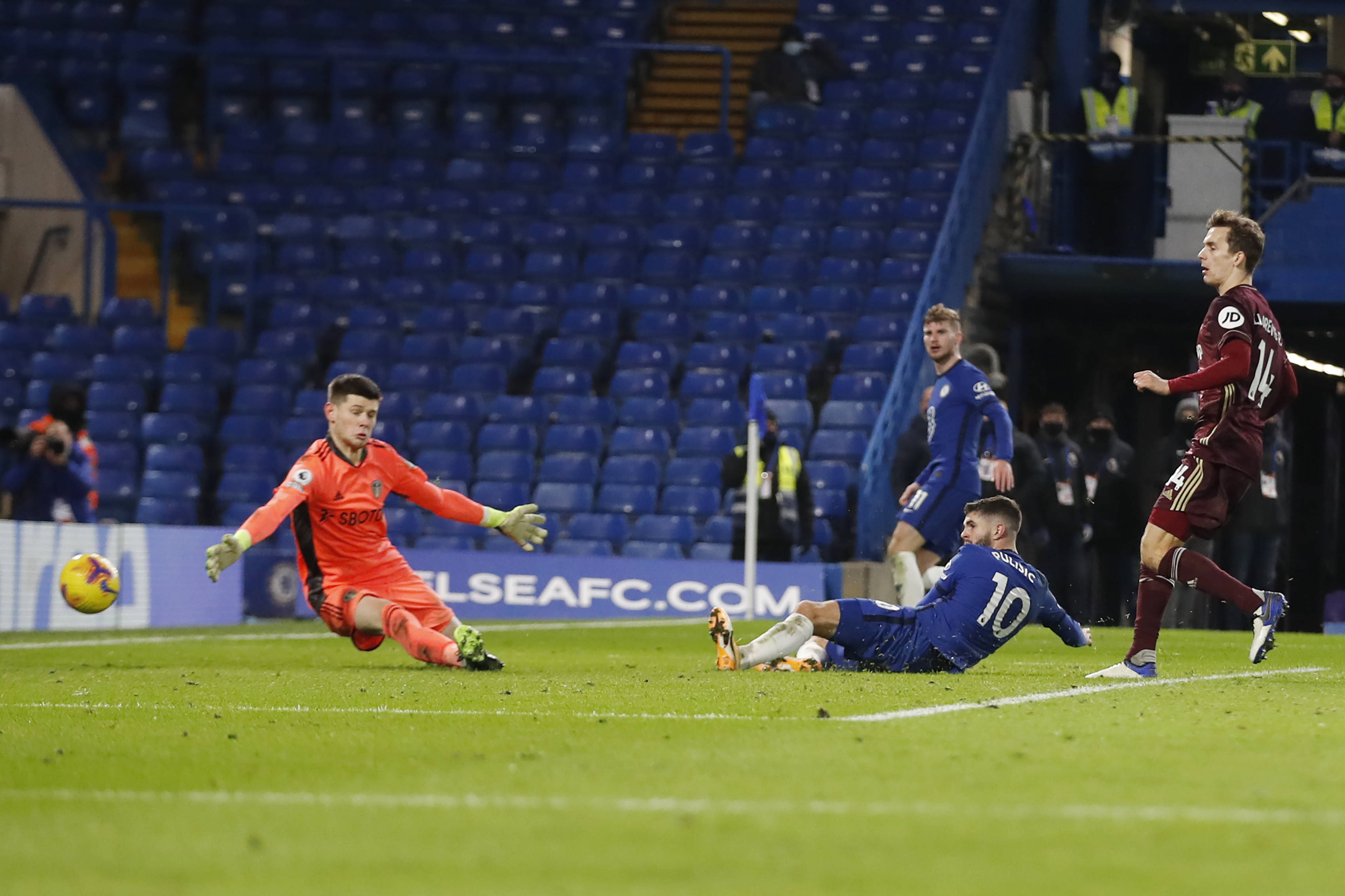 乎在暗示 乎在暗示